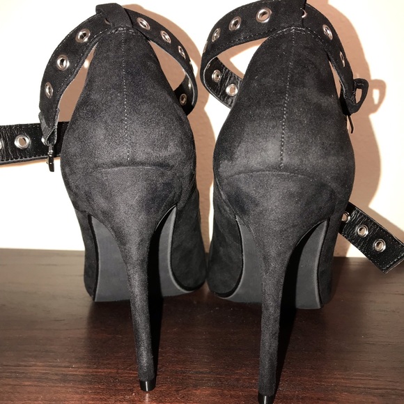 New JustFab Khalen Black Ankle Strap Pump - Picture 3 of 3